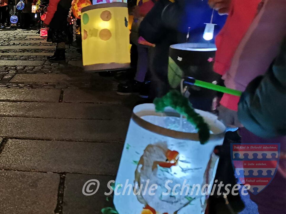 Nehmen Sie am Martinszug der Schule Schnaitsee teil