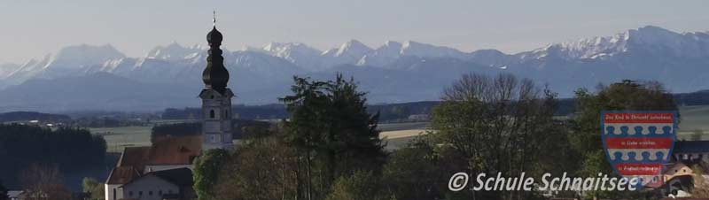 Weitblick von der Schule Schnaitsee in die Berge